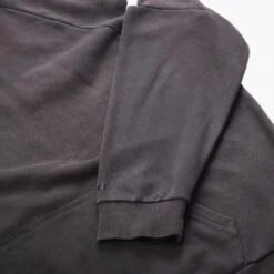 Russell Athletic Black Hooded Sweatshirt 6 Russell Athletic Black Hooded Sweatshirt -Vintages Shop AM 1570 cut