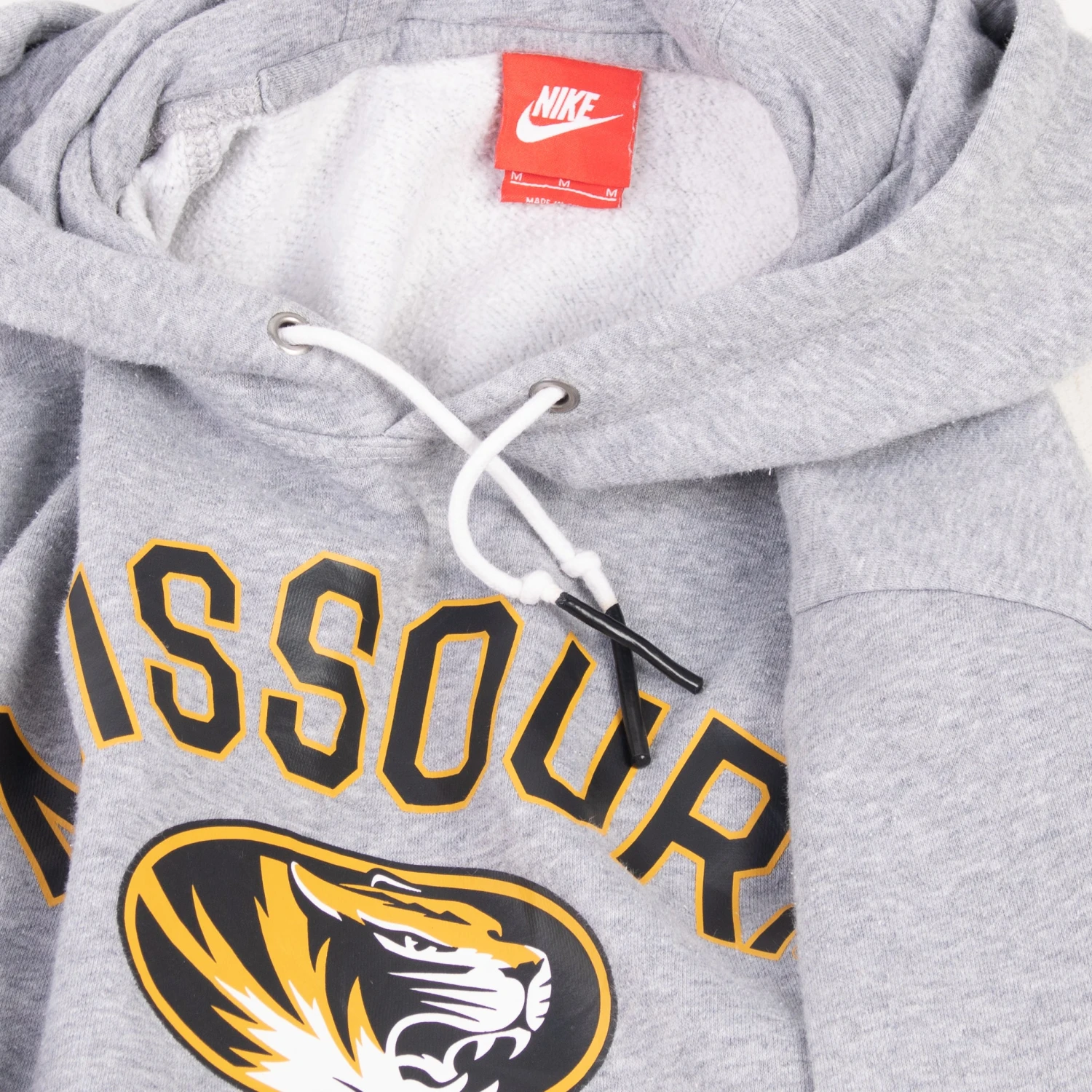 Vintage 'Missouri Tigers' Nike Hooded Sweatshirt 4 Vintage 'Missouri Tigers' Nike Hooded Sweatshirt - Image 4