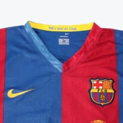 Barcalona Football Shirt -Vintages Shop IMG 0726 cut 59b83b18 50e0 4a6c a893 737d06d7e94a