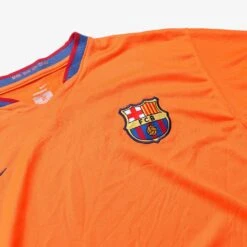 Barcelona Football Shirt -Vintages Shop IMG 0997 cut 492c8b0d f035 4a21 8c2d d632131d219e