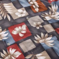 Vintage 'Geometry' Hawaiian Shirt -Vintages Shop IMG 2039 cut b457919d 0bd8 4673 af40 c7635363fcfc