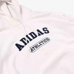 Adidas Sweatshirt -Vintages Shop IMG 2371 cut ec34dd5c e281 4d2b a461 9699aa771c0f