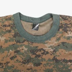 Vintage 'Digital Camo' T-Shirt -Vintages Shop IMG 2519 cut 4b37d75f 16ff 4092 a462 c68eb11fd81e