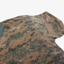 Vintage 'Digital Camo' T-Shirt -Vintages Shop IMG 2522 cut cb4ec12b f550 4ff4 b784 3628039ccb8f