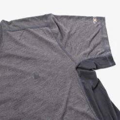 Carhartt Vintage T-Shirt - Grey -Vintages Shop IMG 2575 cut ce6bbdcd 3500 4949 9fab d800eed12bae