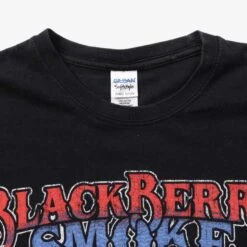 Vintage 'Blackberry Smoke' T-shirt -Vintages Shop IMG 2965 cut 50dd1051 7703 472c a2d9 15bffe90e49c