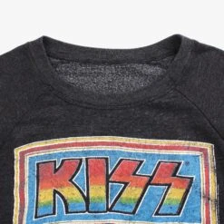 'Kiss' Sweatshirt -Vintages Shop IMG 3273 cut 842e152c eb32 45ec 8b03 f9d6c6eb39c6
