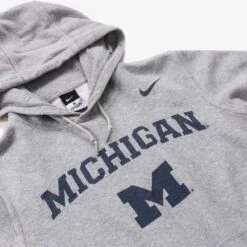 Nike Vintage Michigan Sweatshirt -Vintages Shop IMG 4524 cut ab4f2df2 de79 45f5 ab05 aa6b4de52775