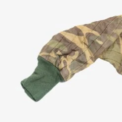 Vintage Hunting Sweatshirt - Woodland Camo -Vintages Shop IMG 6836 cut a21a8ec5 89ed 46ba a8ee 0a7b6a99b21e