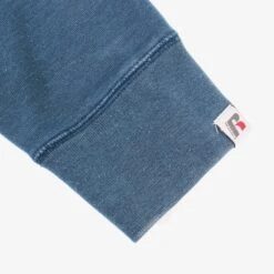 Russell Athletic Vintage Sweatshirt - Blue -Vintages Shop IMG 7203 cut ec5d80f3 20a3 46e7 bdfd 6ed0075a8c20