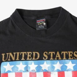 Vintage 'United States' T-Shirt -Vintages Shop IMG 8759 cut 0af5e0b8 1f3a 4cc0 ab93 07851f6d2fb2