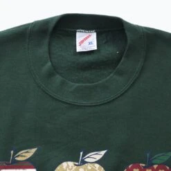 'The Big Apple' Sweatshirt -Vintages Shop SHOP 1072 cut